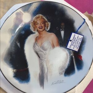 Decorative Iconic Marilyn Monroe plate